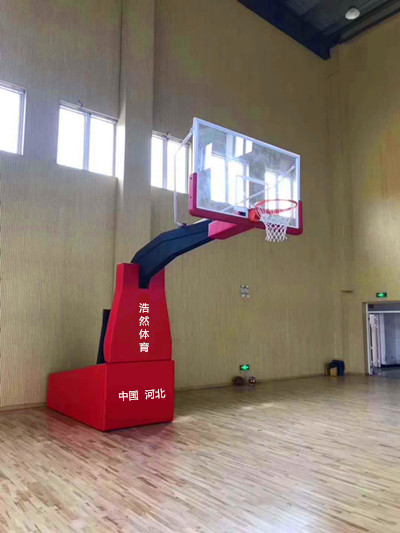 四川省成都某中學(xué)安裝室內(nèi)電動液壓籃球架案例